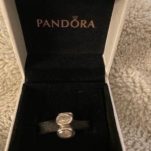💕Pandora Retired clear crystal charm 💫✨